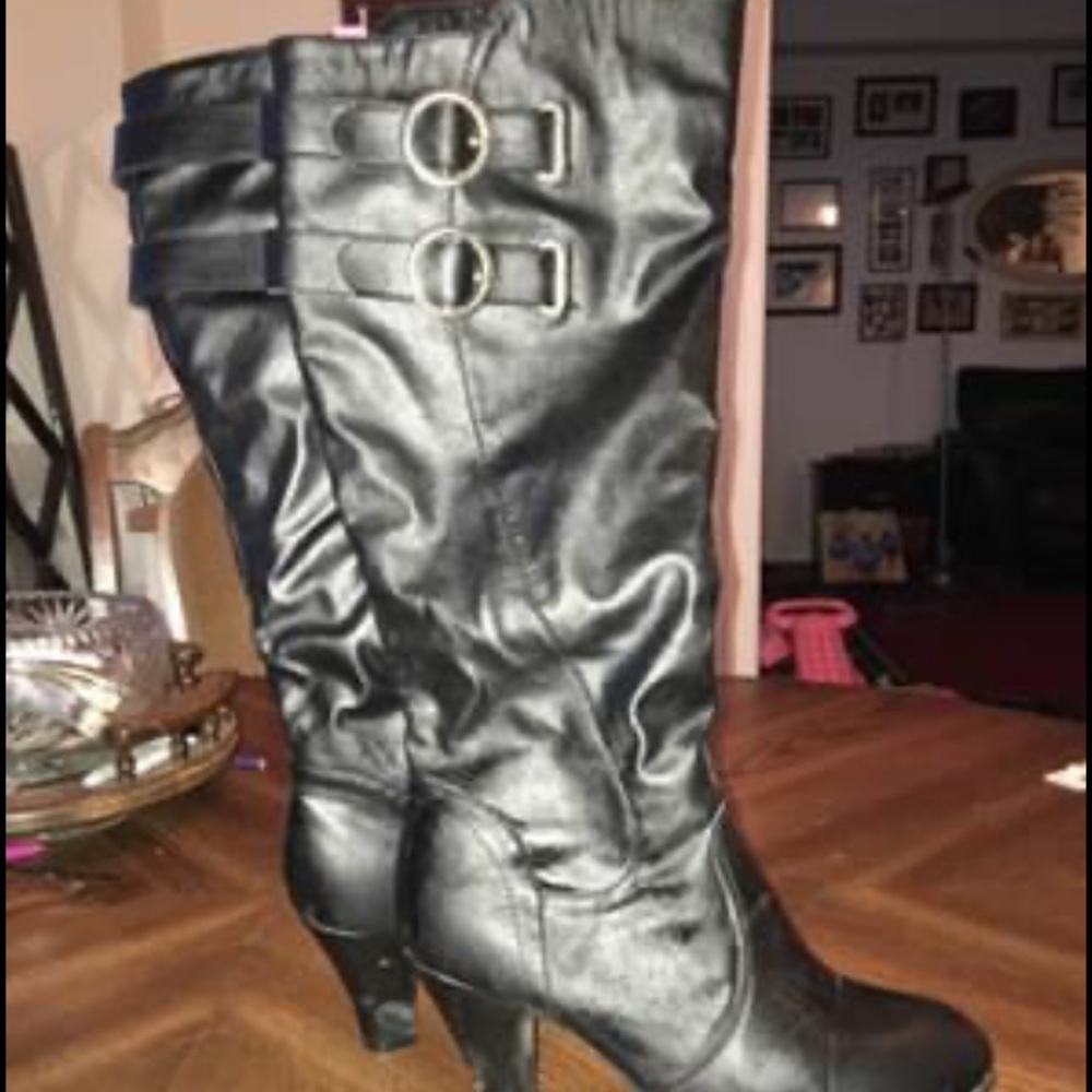 Black fall boots